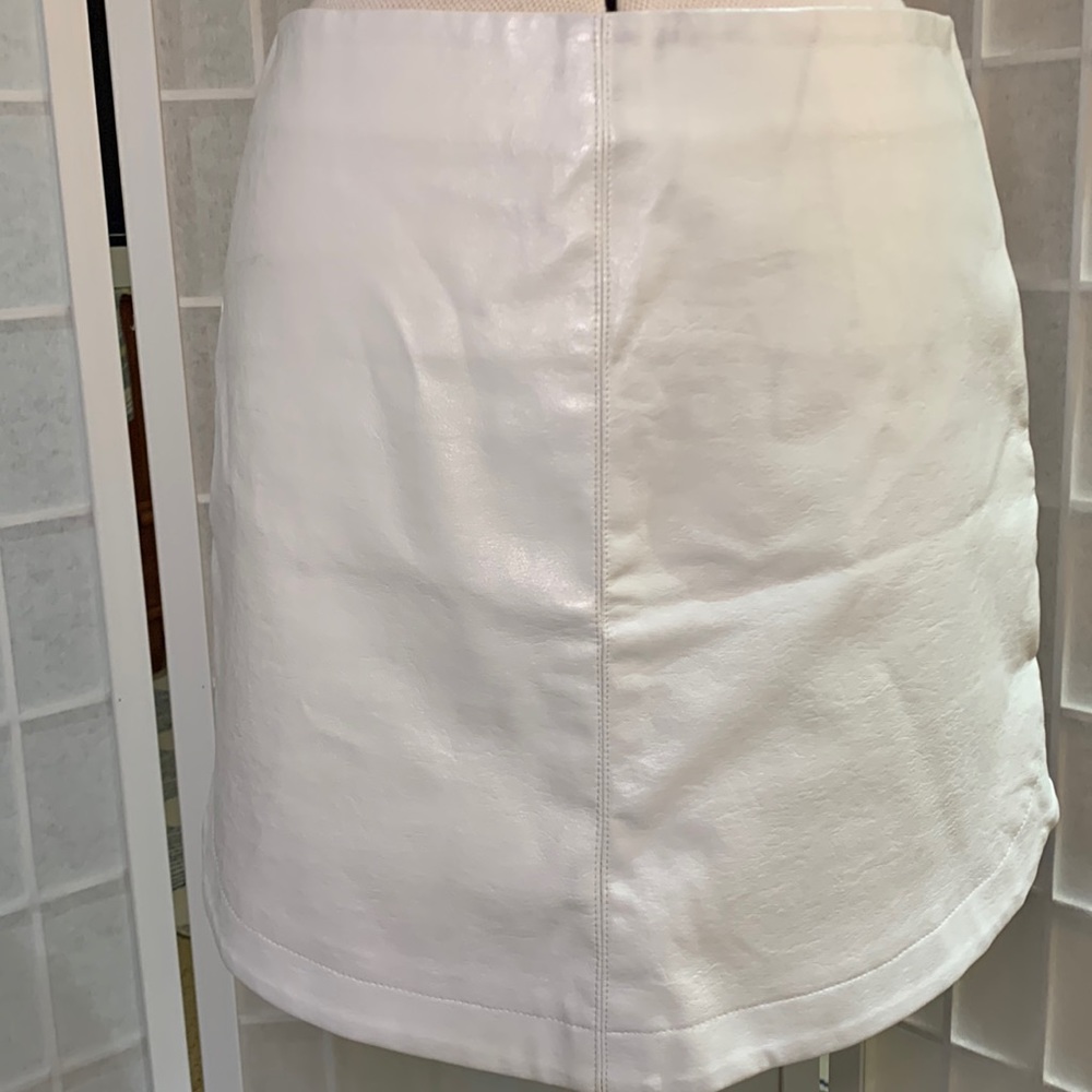 White Etiquette Skirt M